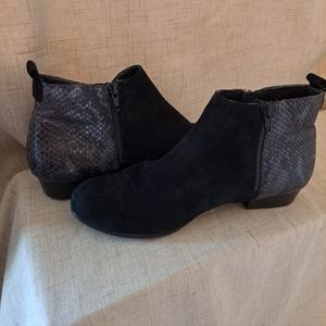 Munro Women Lexi Bootie Size 9.5